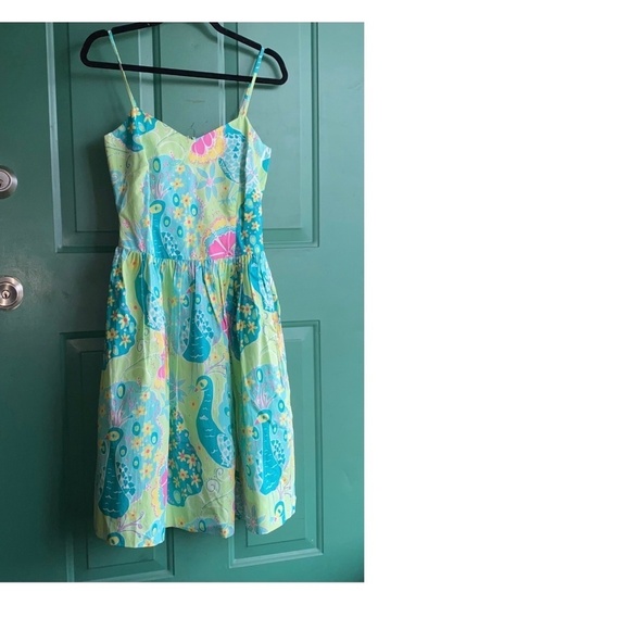 Lilly Pulitzer size 2 good condition with minor fading - Picture 1 of 7